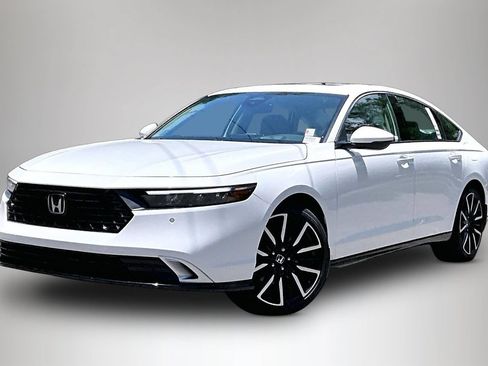 Used 2024 Honda Accord Touring image 1