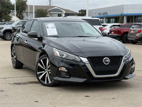 Used 2020 Nissan Altima 2.5 Platinum image 2