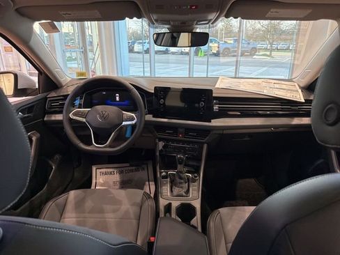 New 2026 Volkswagen Jetta SE FWD image 8