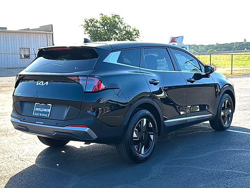 Used 2026 Kia Sportage LX FWD image 8