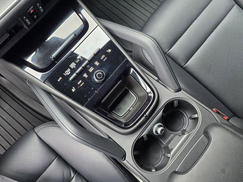 Certified 2024 Porsche Cayenne S AWD/4WD image 21