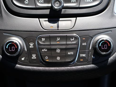 Used 2023 Chevrolet Malibu LT FWD image 17
