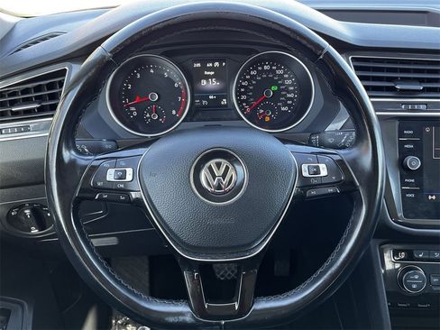 Used 2018 Volkswagen Tiguan SEL image 11