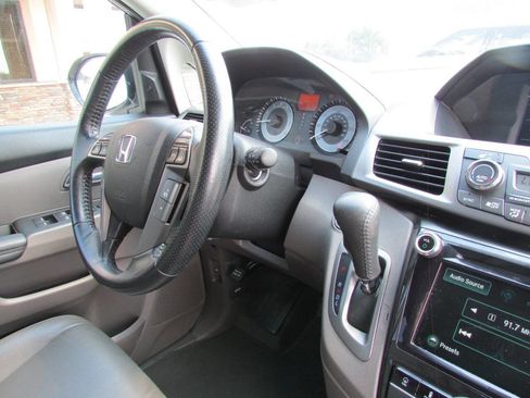 Used 2017 Honda Odyssey Touring Elite image 36