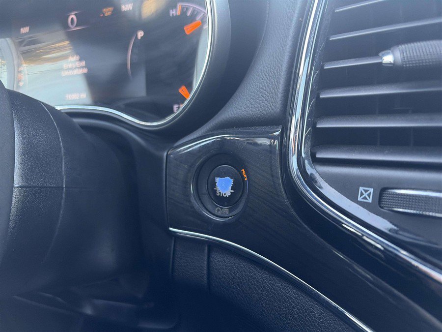 Used 2019 Jeep Grand Cherokee Overland AWD/4WD image 20