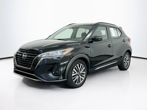 Used 2024 Nissan Kicks SR FWD image 3