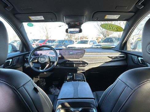 Used 2025 Buick Enclave Preferred image 25