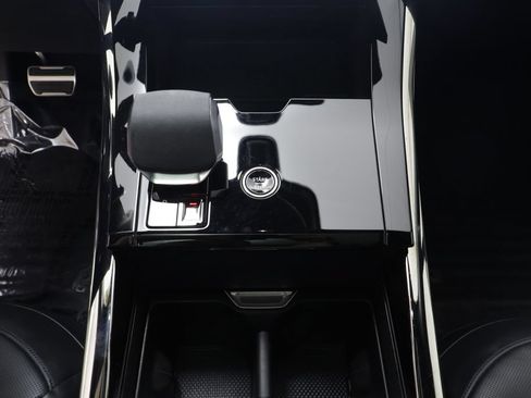 Certified 2025 Land Rover Range Rover Sport Dynamic SE AWD/4WD image 12