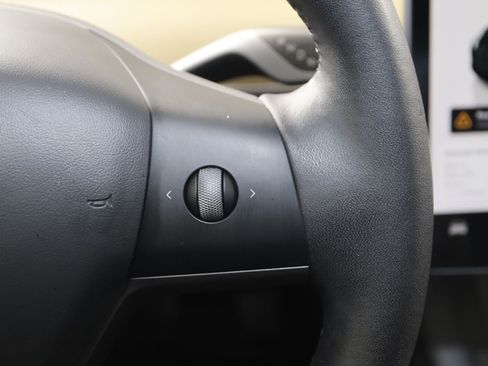 Used 2023 Tesla Model 3 Standard Range RWD image 32
