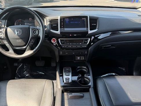 Used 2017 Honda Pilot Touring image 17