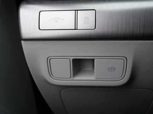 Used 2024 Hyundai Kona SEL FWD image 26