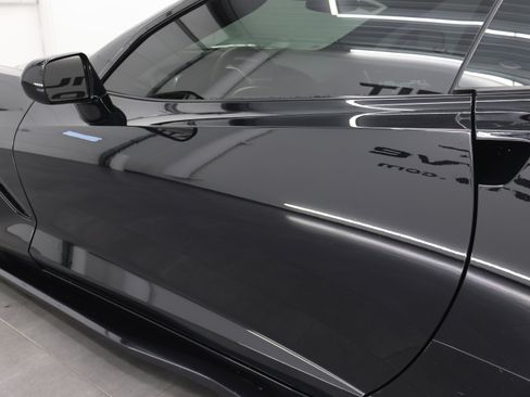 Used 2019 Chevrolet Corvette Stingray Coupe w/ Carbon Flash Badge Package RWD image 28