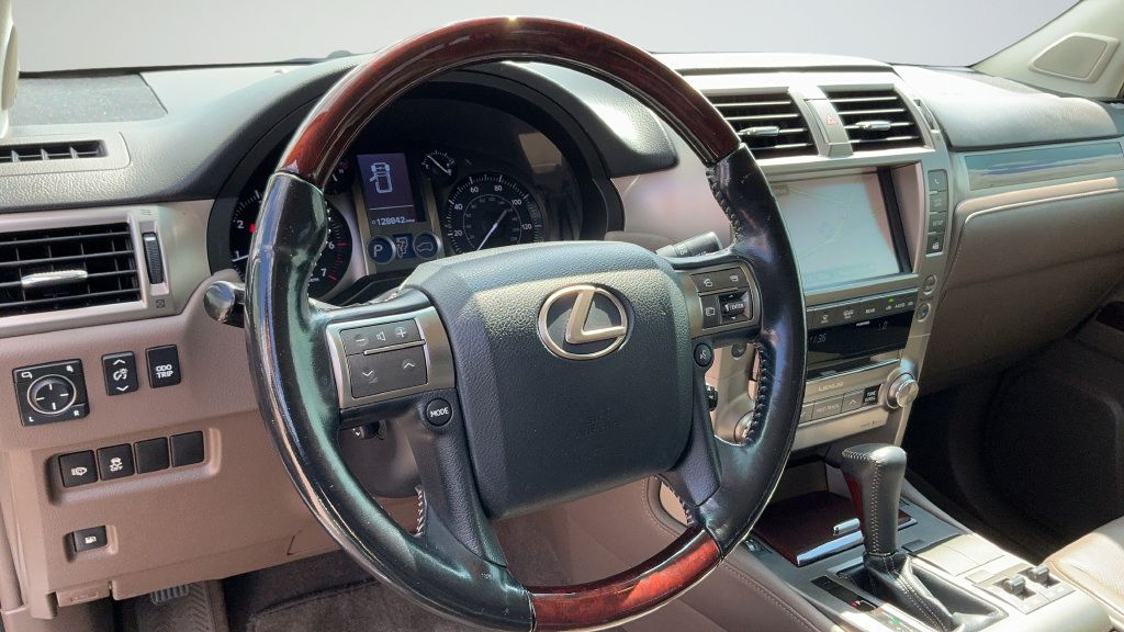 Used 2017 Lexus GX 460 AWD/4WD image 7