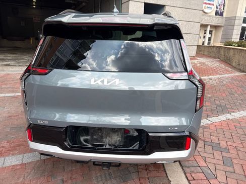 Used 2024 Kia EV9 GT-Line AWD/4WD image 4