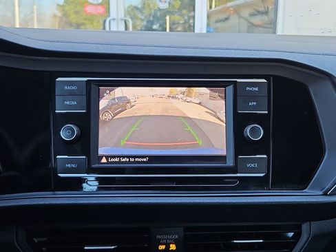 Used 2024 Volkswagen Jetta SE image 16