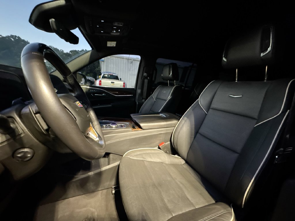 Used 2024 Cadillac Escalade ESV Premium Luxury RWD image 13