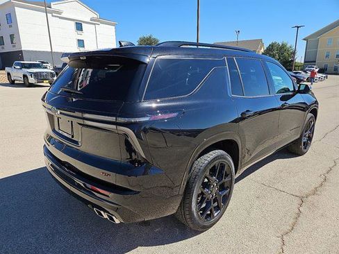Used 2024 Chevrolet Traverse RS w/ LPO, Floor Liner Package image 5