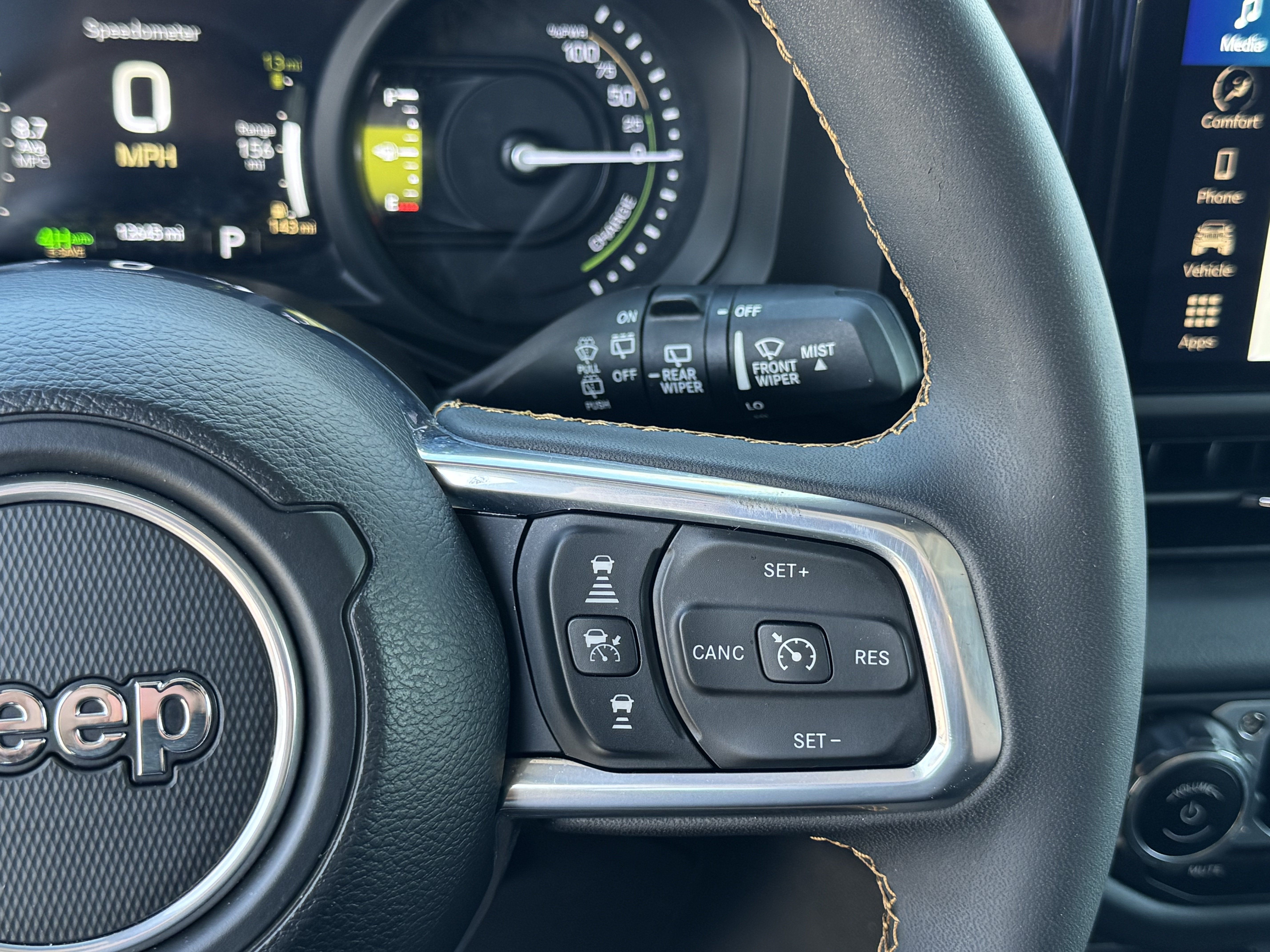 Used 2024 Jeep Wrangler Unlimited Sahara AWD/4WD image 19