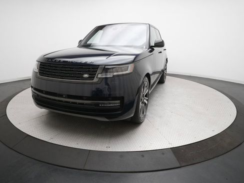 Used 2023 Land Rover Range Rover SE AWD/4WD image 12