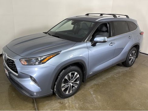 Used 2022 Toyota Highlander XLE image 15