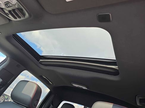 Used 2023 Chevrolet Colorado Z71 w/ Z71 Convenience Package 2 image 17