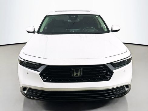 Used 2023 Honda Accord Touring image 2