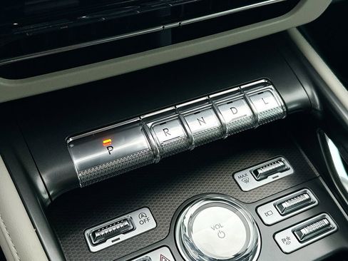 New 2026 Lincoln Nautilus Premier AWD/4WD image 22