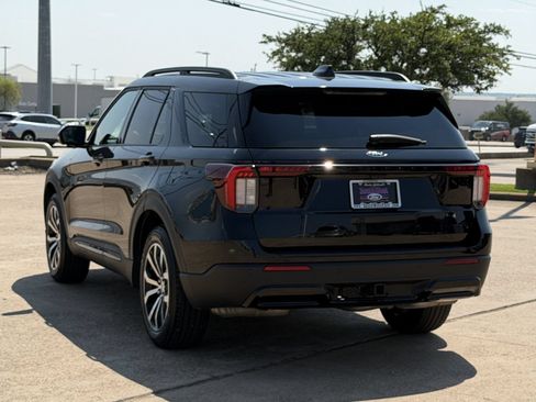 Used 2025 Ford Explorer ST-Line w/ Premium Package RWD image 6
