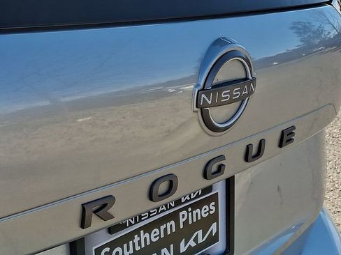 Certified 2025 Nissan Rogue SV image 31