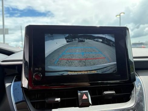 Used 2025 Toyota Corolla LE FWD image 5