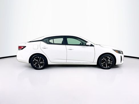 Used 2025 Nissan Sentra SV FWD image 10