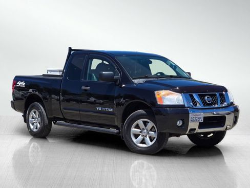 Used 2012 Nissan Titan SV w/ SV Value Truck Pkg AWD/4WD image 2