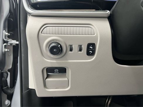 Used 2022 Jeep Wagoneer Series II w/ Premium Group I image 18