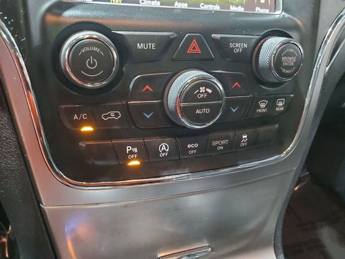 Used 2018 Jeep Grand Cherokee Limited w/ Luxury Group II image 34