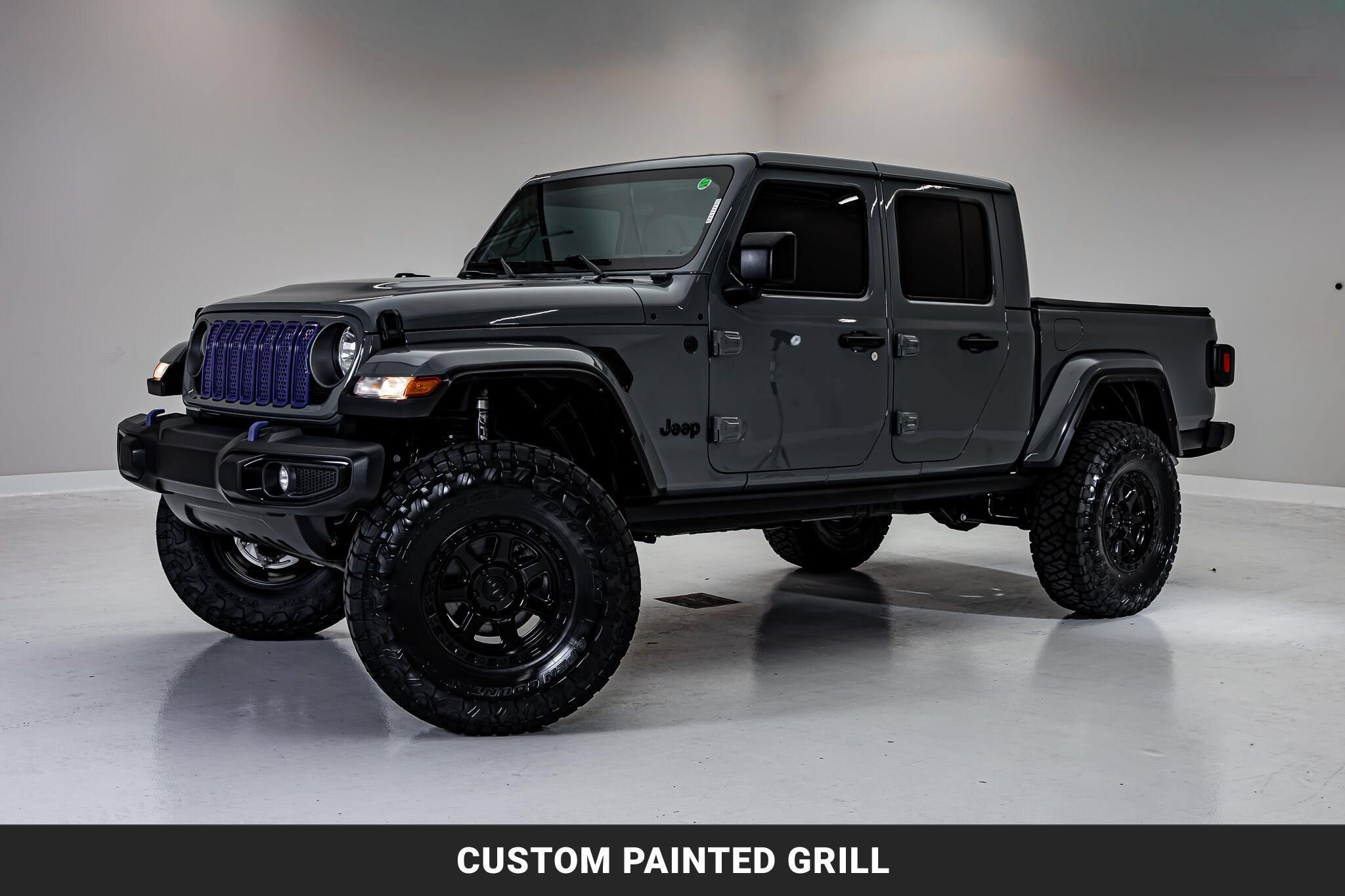 Used 2025 Jeep Gladiator Sport AWD/4WD image 5