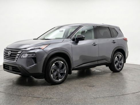 Used 2025 Nissan Rogue SV FWD image 3