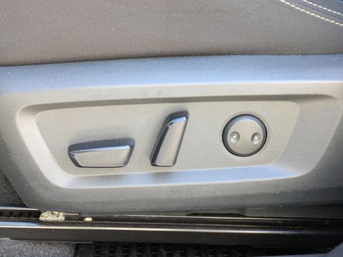 Used 2023 Nissan Rogue SV image 21