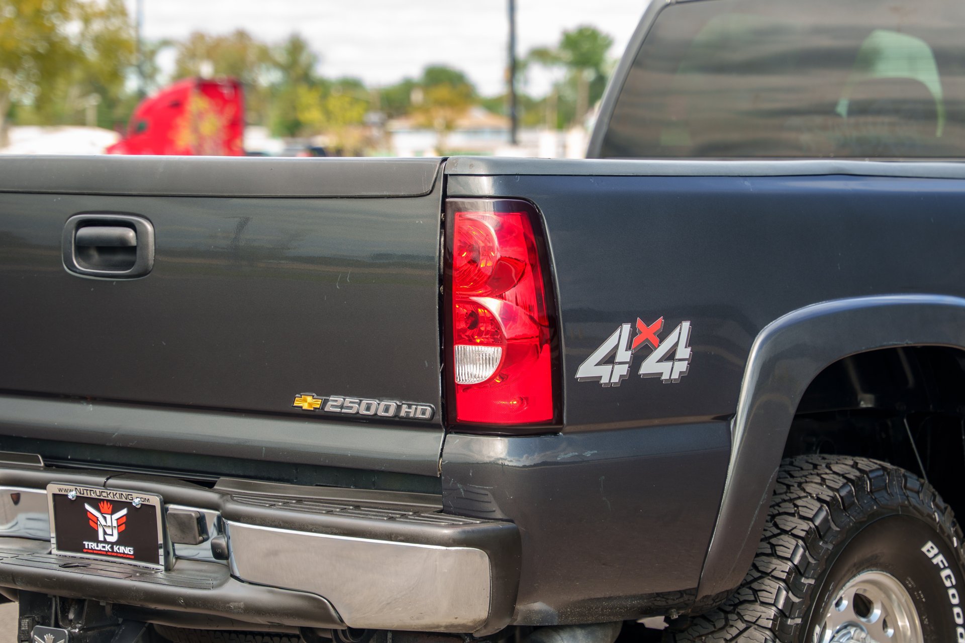 Used 2003 Chevrolet Silverado 2500 LT AWD/4WD image 32
