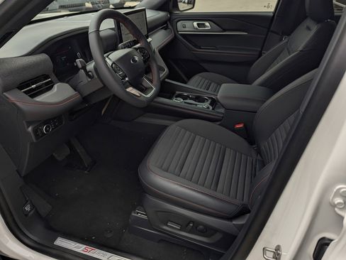 New 2026 Ford Explorer ST-Line w/ ST-Line Street Pack RWD image 9