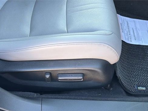 Used 2018 Honda Accord Touring image 34