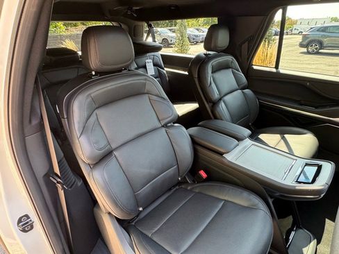 New 2025 Lincoln Navigator L Reserve w/ Jet Appearance Package image 15