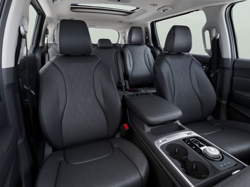 New 2026 Kia Carnival SX w/ SX Dark Edition Package FWD image 11