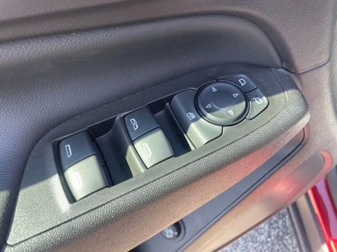 Used 2024 Chevrolet Equinox LT image 11