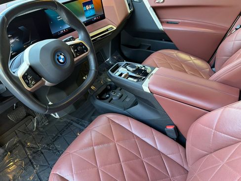 Used 2024 BMW iX xDrive50 w/ Sport Package AWD/4WD image 11