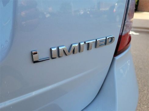 Used 2014 Ford Edge Limited w/ Equipment Group 301A FWD image 10