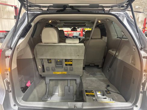Used 2013 Toyota Sienna Limited w/ Premium Pkg AWD/4WD image 47
