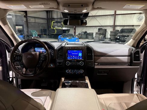 Used 2020 Ford Expedition Max Limited w/ Equipment Group 301A AWD/4WD image 29