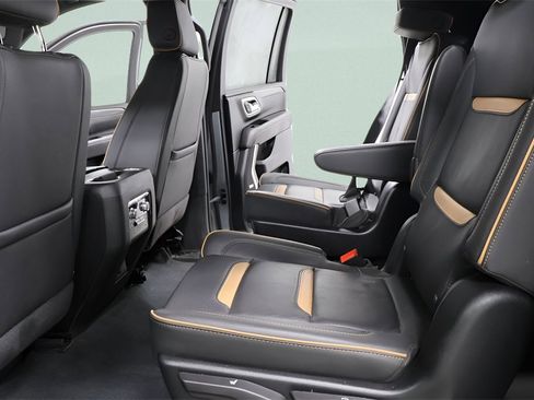 Used 2024 GMC Yukon XL AT4 w/ Technology Package image 27