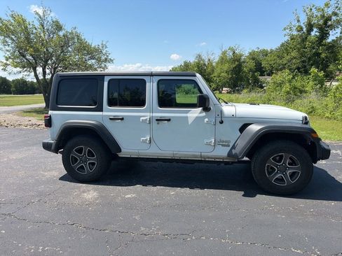 Used 2020 Jeep Wrangler Unlimited Sport S AWD/4WD image 2