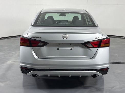 Used 2023 Nissan Altima 2.5 SV w/ SV Premium Package FWD image 6